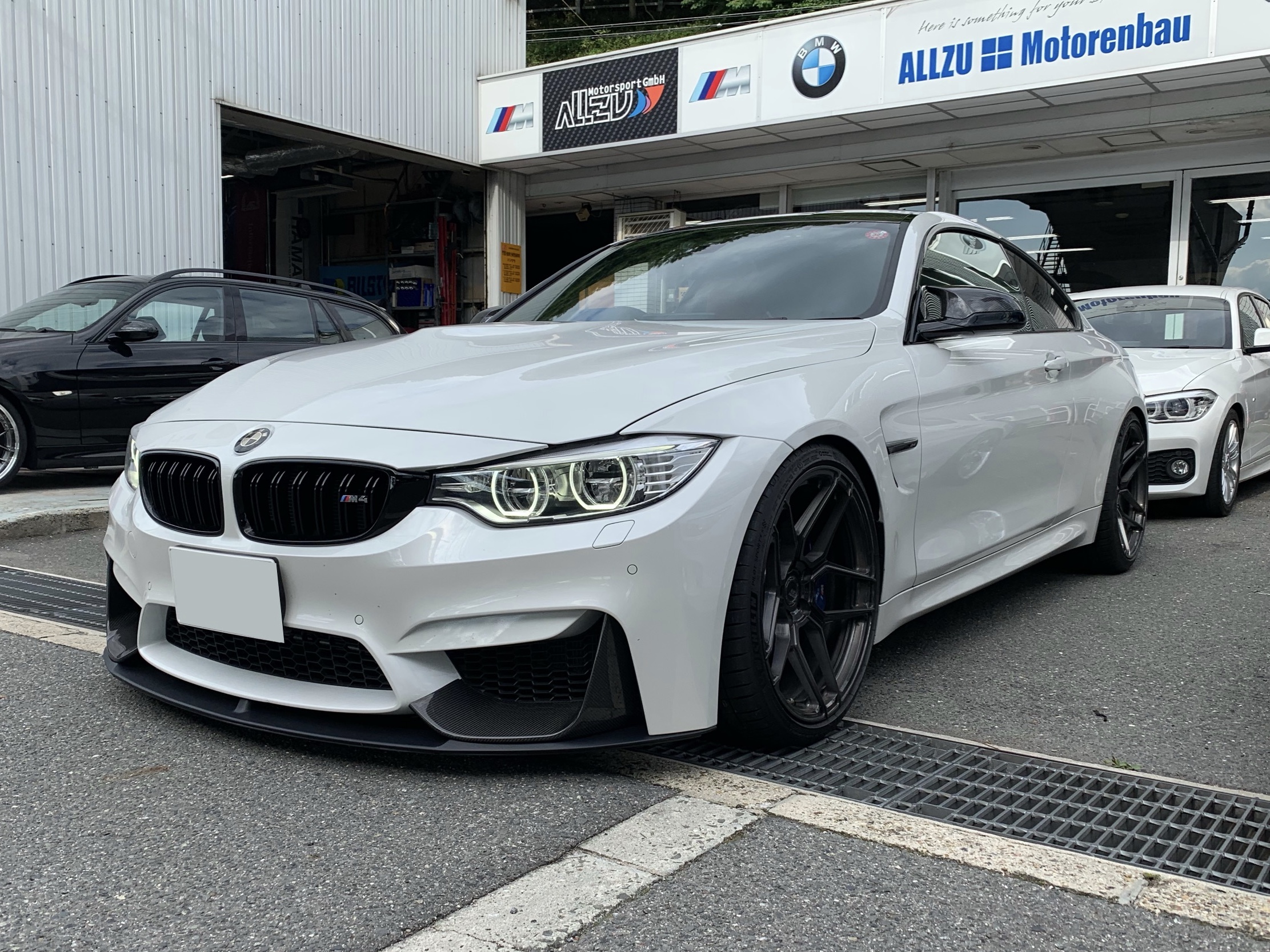 F82 M4 アライメント調整＆LCI A/Cパネル取付。 - ALLZU Motorenbau ...