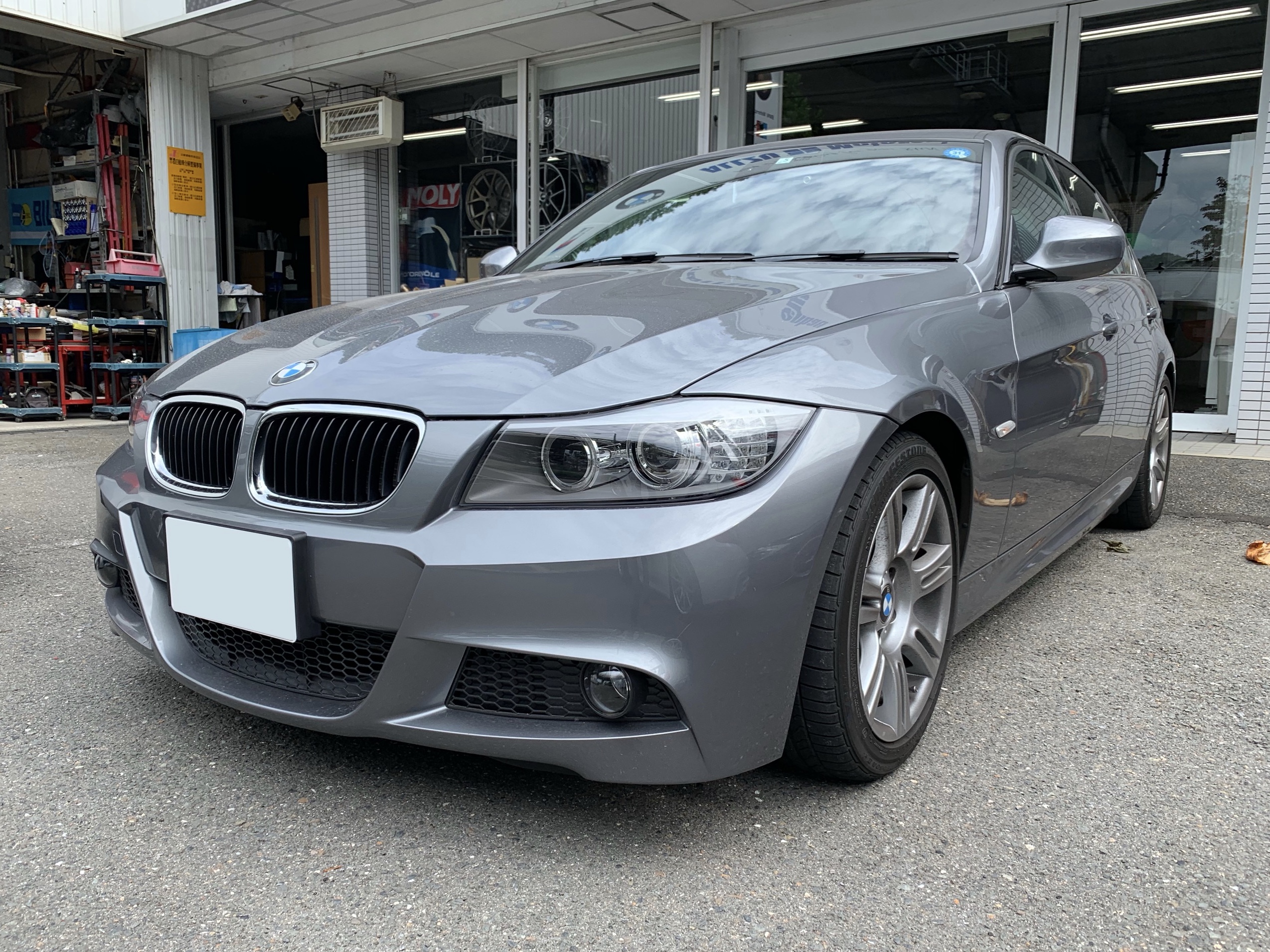 E90 320i Msport LCIにLIQUIMOLY Catalytic System Cleanerで触媒を