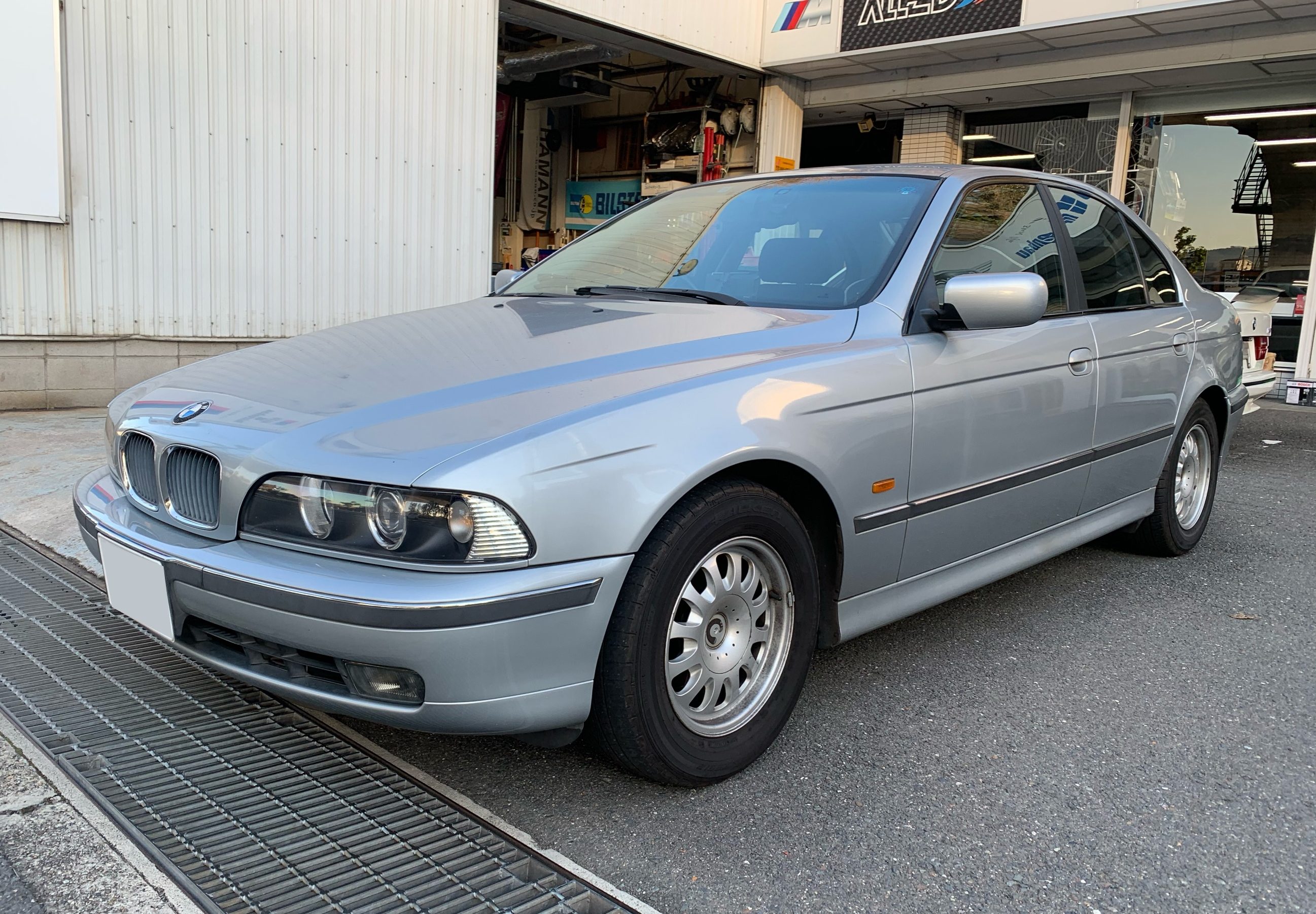 E39 525i クランク角センサー交換。 - ALLZU Motorenbau : アルツ