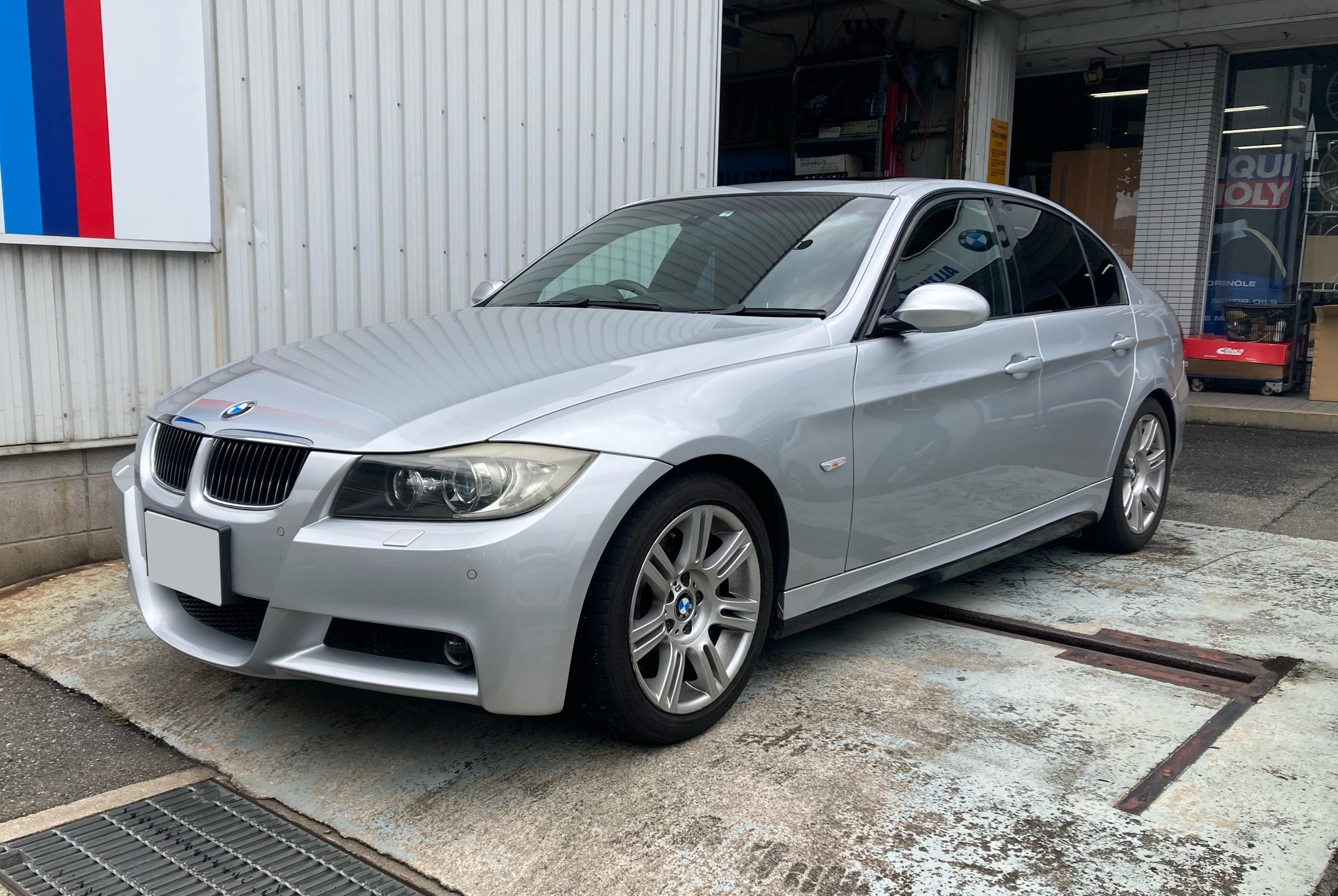 E90 335i Msport エンジンオイルフィルターケースオイル漏れ修理。 - ALLZU Motorenbau : アルツモトーレンバウ