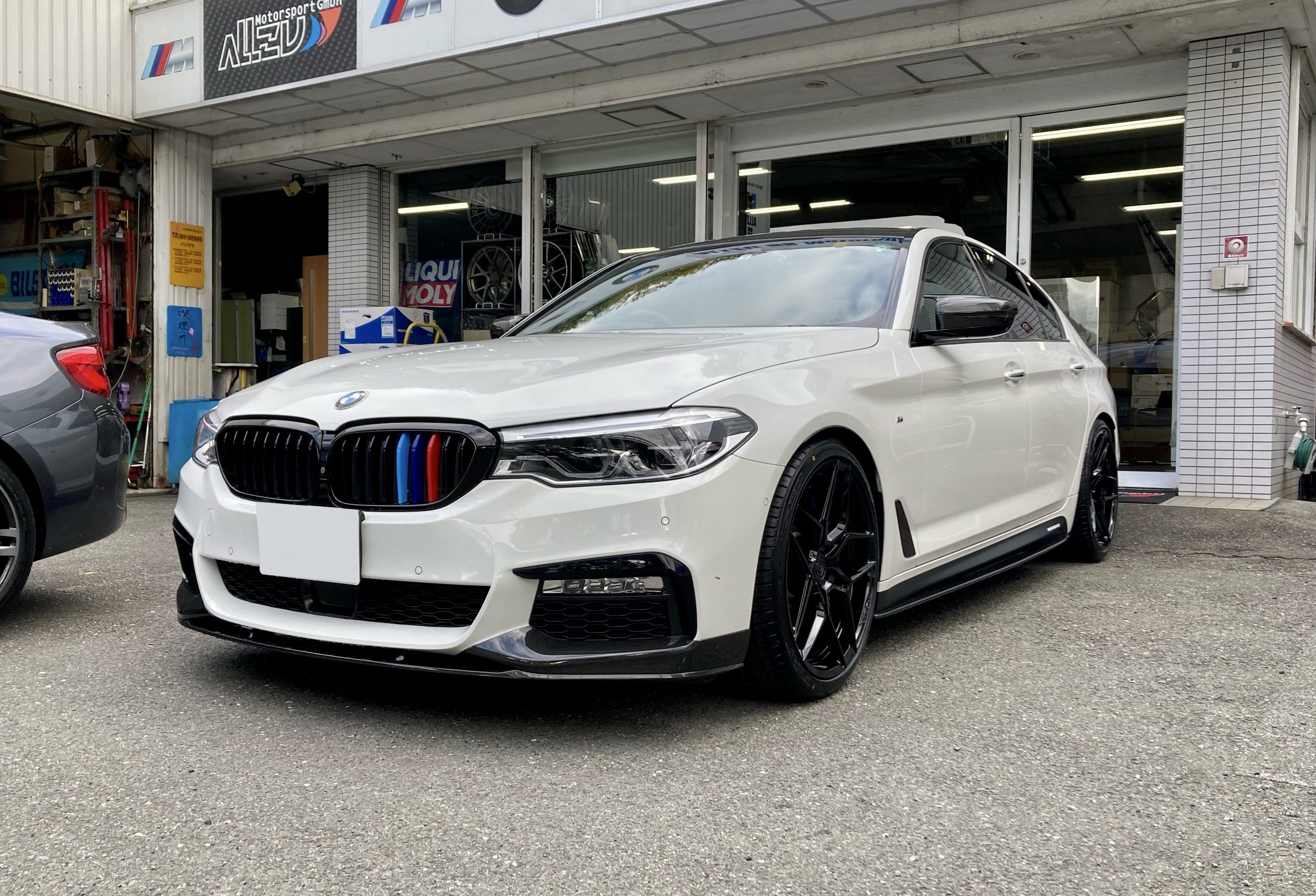 オーダーメイド G30 530i 左右 7% Engine Mount, Right - Genuine BMW - G30 530i RWD (2017-2019)