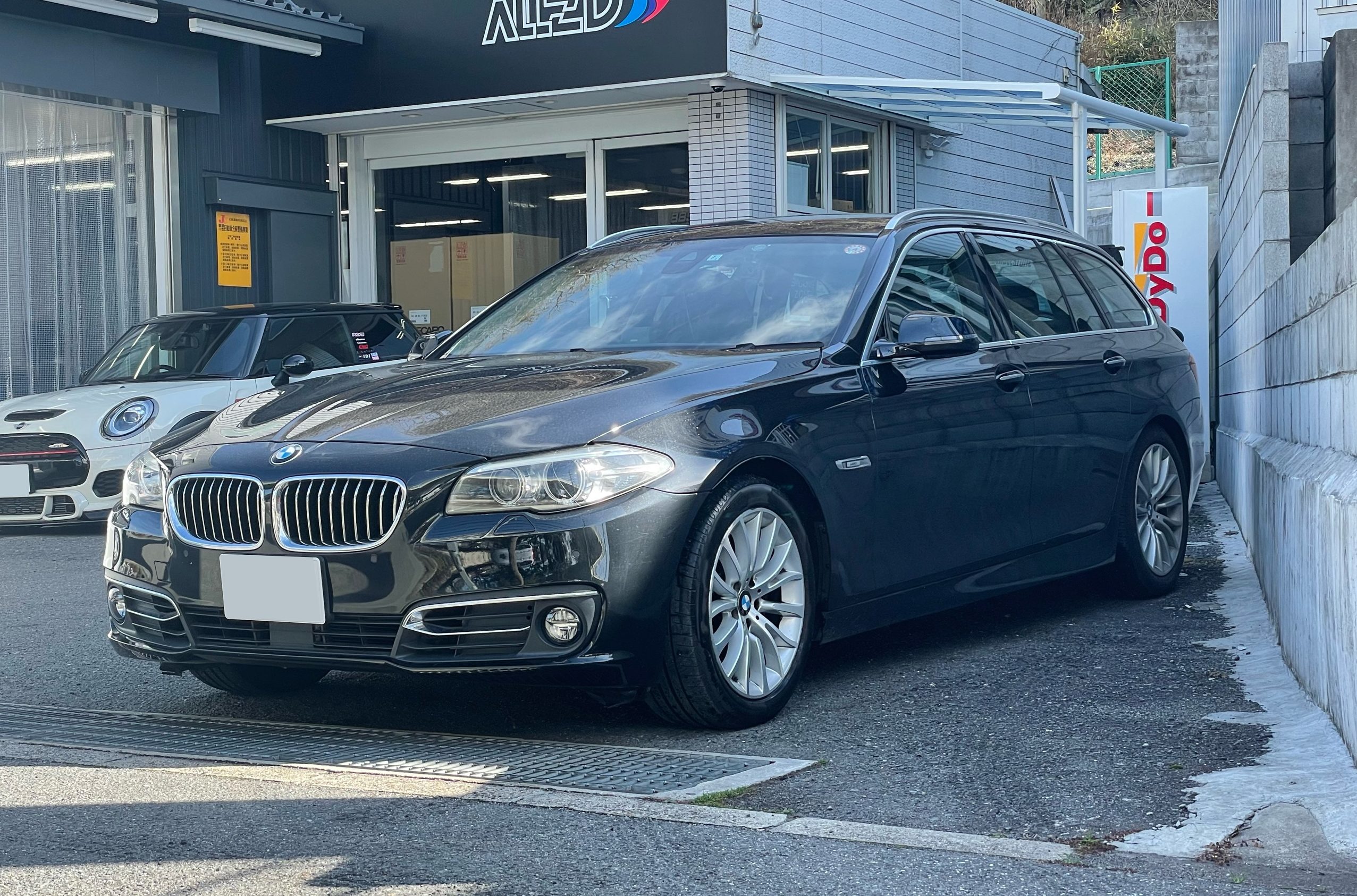 F11 523d Luxury エアサス不良修理、エンジンストール修理 - ALLZU