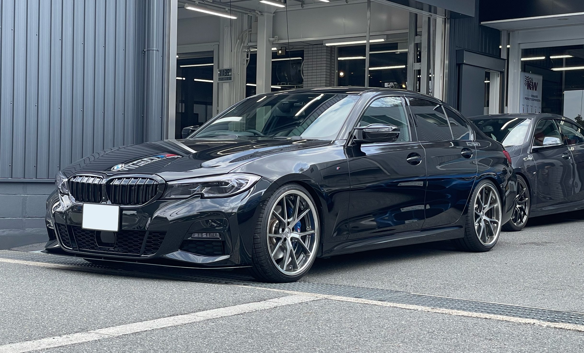 G20 330i Msport に G80 M3ステアリングトリム、end.cc ワイドルーム