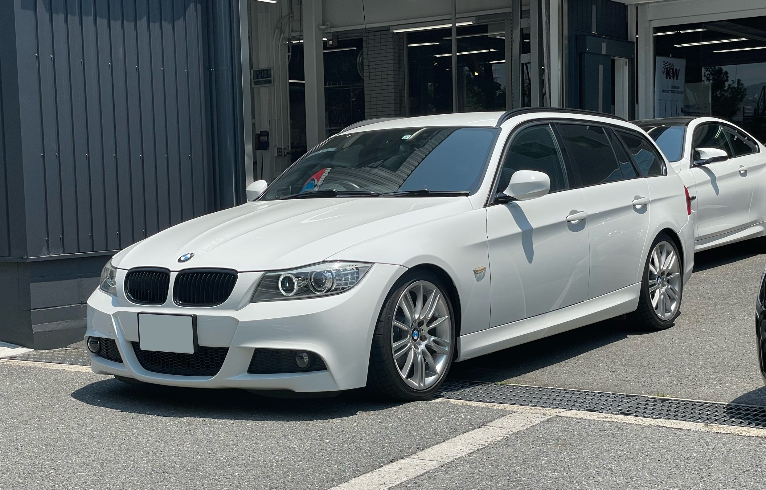 4713　BMW320i E91 後期 VR20　オーディオ BMW 3シリーズツーリング E91 VR20 純正エンジンオイル＋