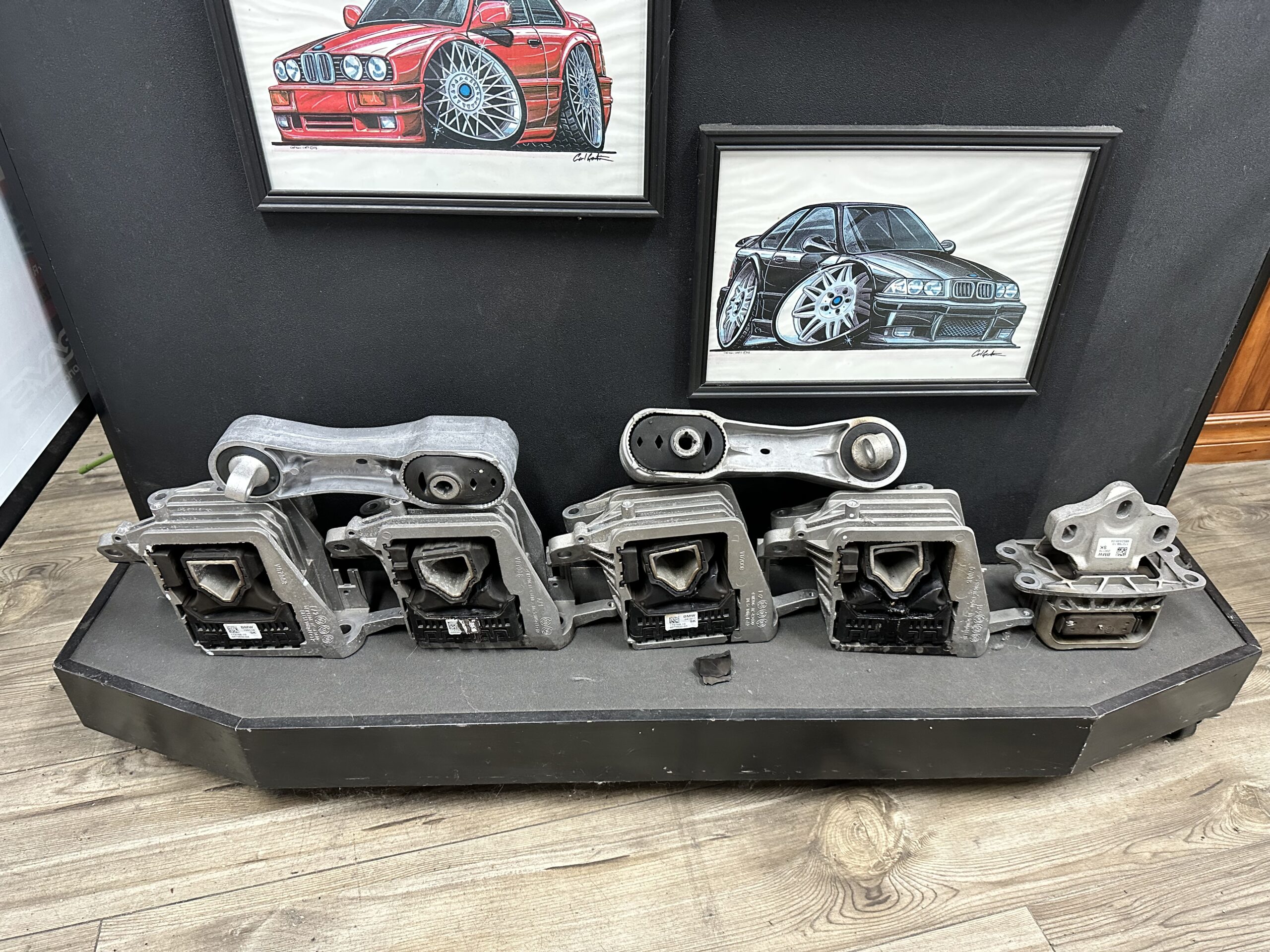 あなたのMINI/FF系BMWのエンジンマウントの劣化具合はどれでしょう