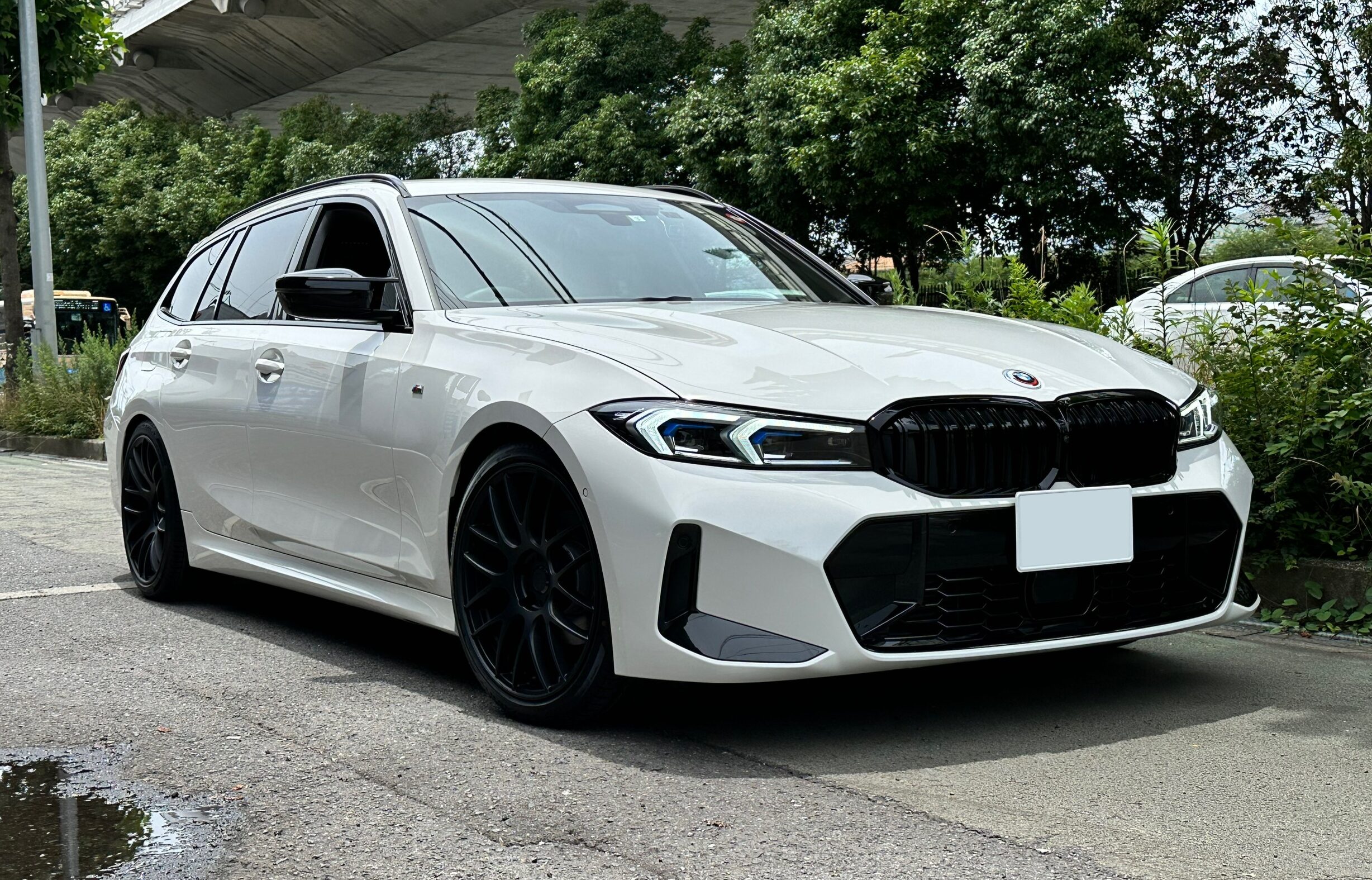 G21 320i Msport LCI に WORK EMOTION M8R × PIRELLI POWERGY