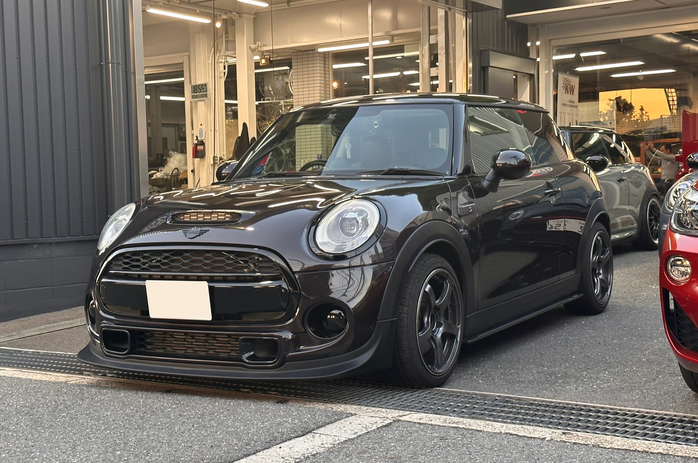 F56 COOPER S に nm engineering ショートシフターでシフト