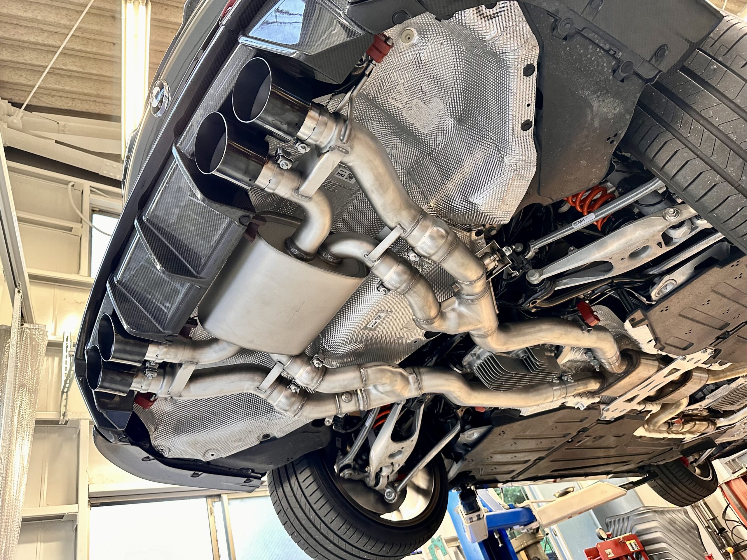 アルツデモカー G82 M4 CompetitionにREMUS マフラー取付。 - ALLZU