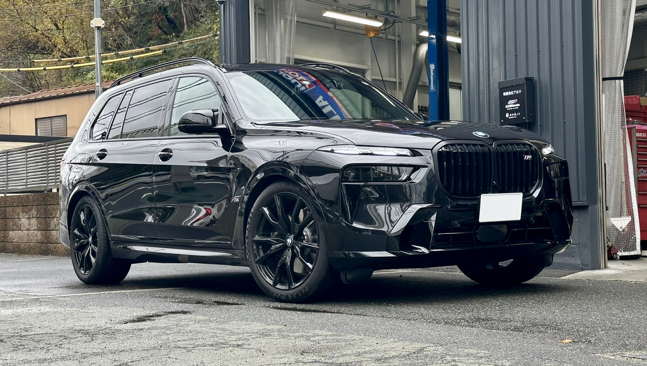 G07 X7 M60i LCI に iiD ロワリングキットでええ塩梅なロー