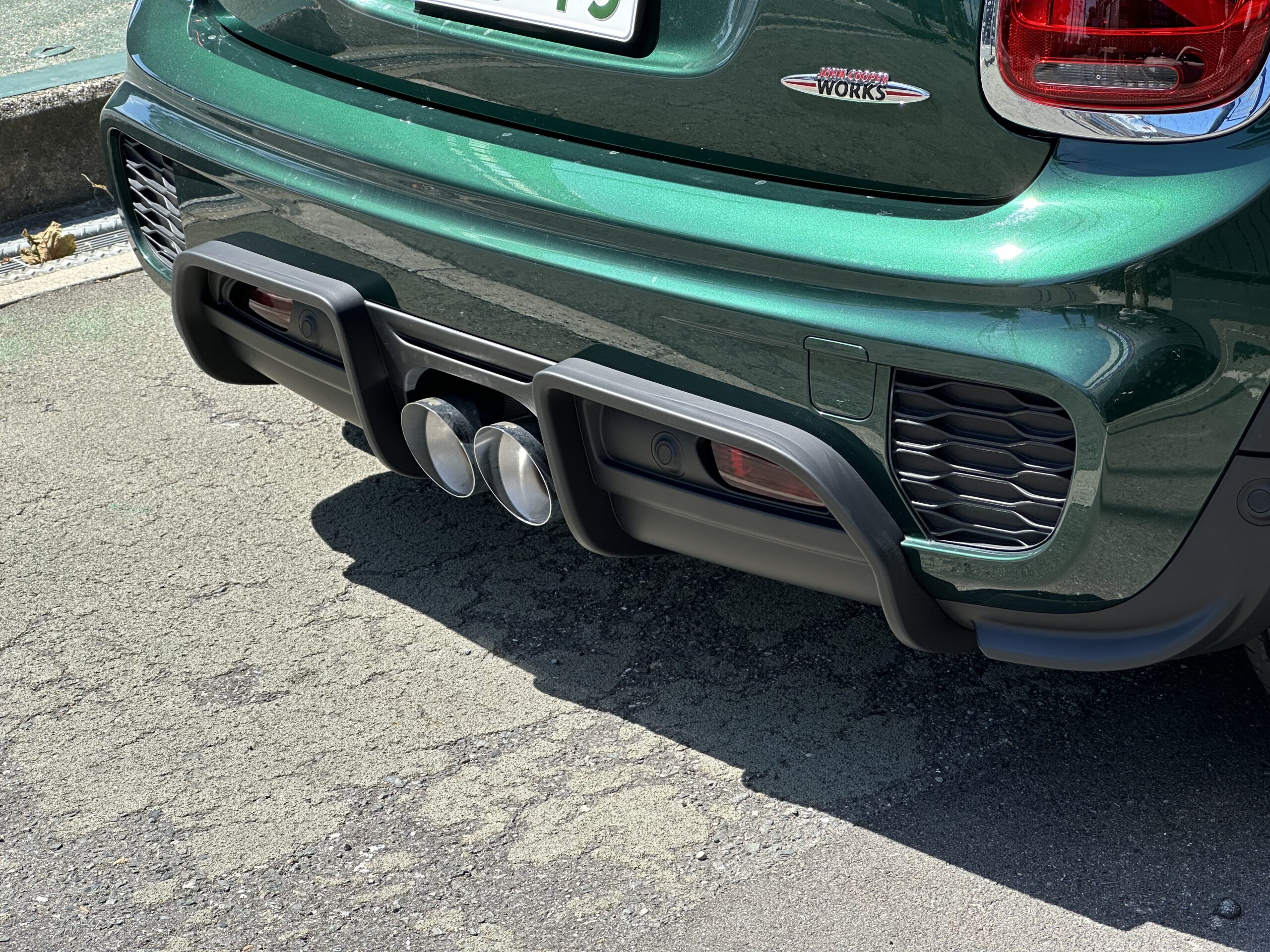 F56 JCWにJCW PRO Rear Diffuser。純正オプションならではのコスパ最強な迫力のリアビューに！ - ALLZU  Motorenbau : アルツモトーレンバウ