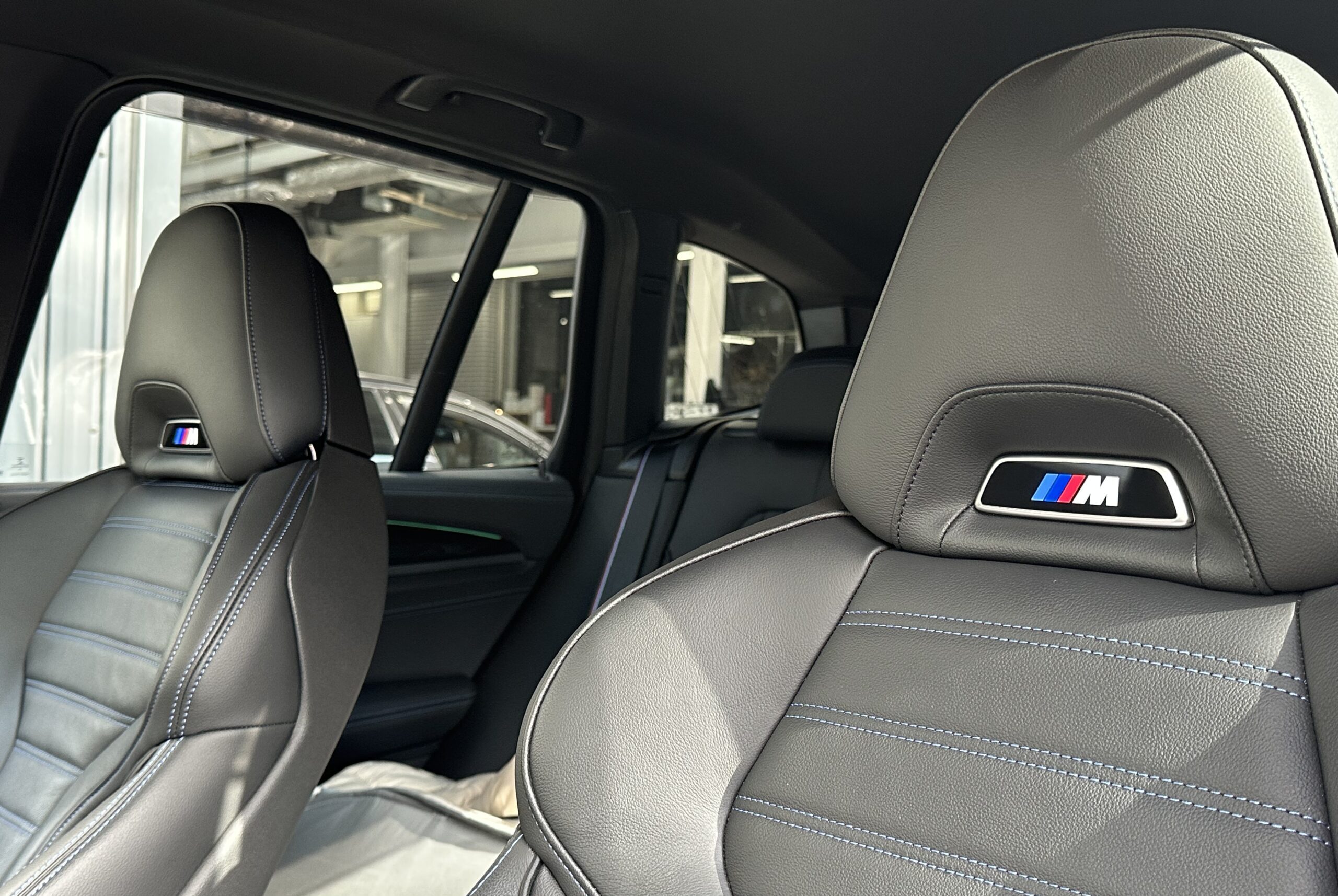 G01 X3 LCI M40d シートのここが光るのと光らないので大違いなアレ 